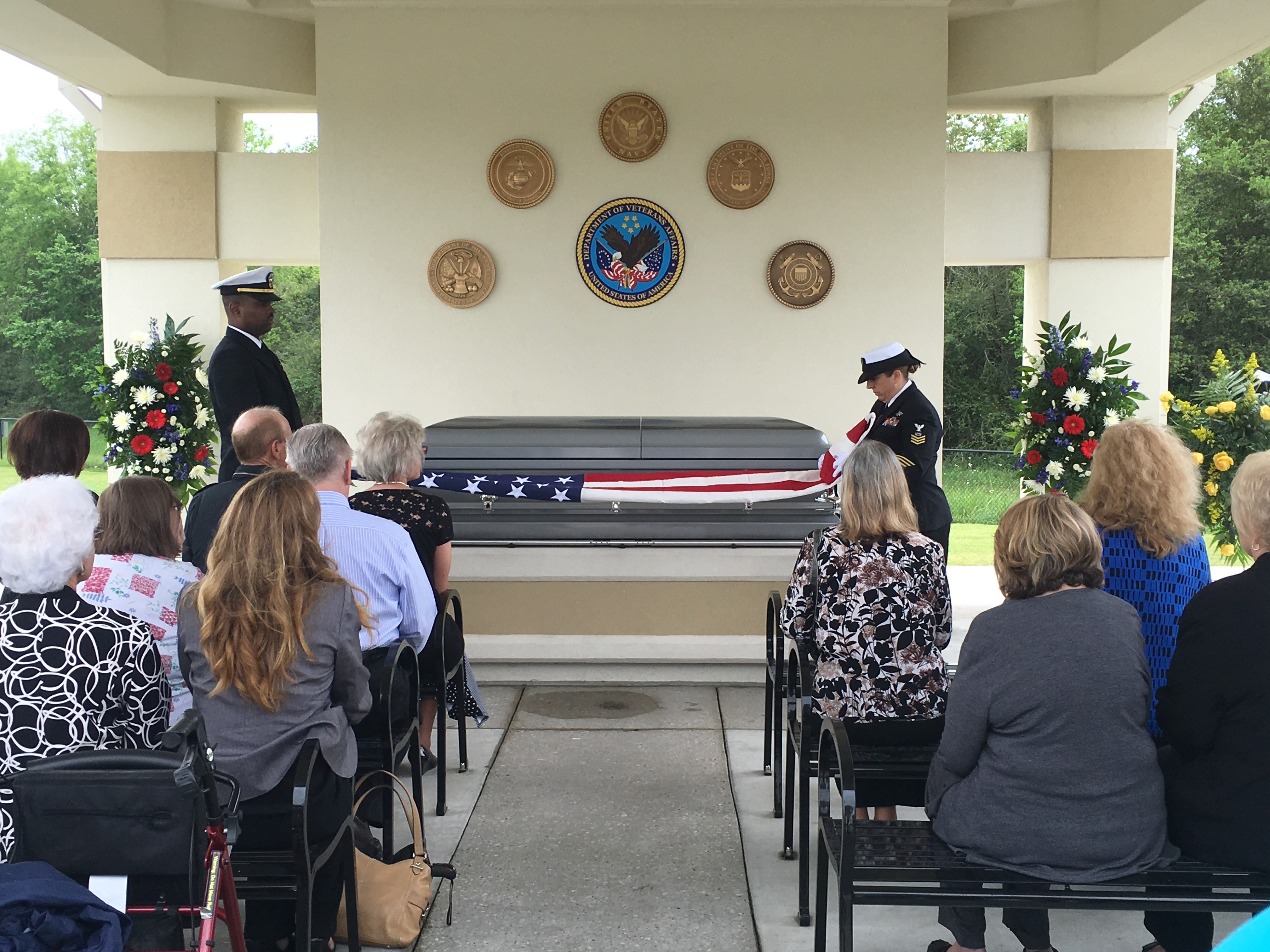 veteran funeral with military honor